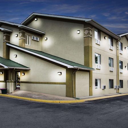 Super 8 By Wyndham Salem Va Motel Exterior foto